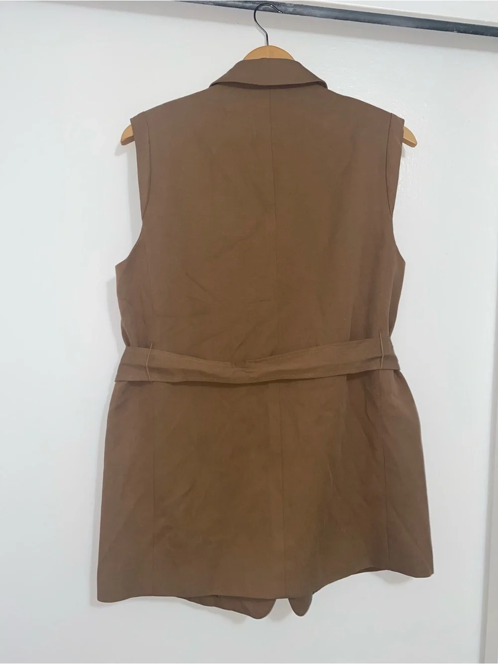 Everlane The Sleeveless Blazer In Buttersmooth